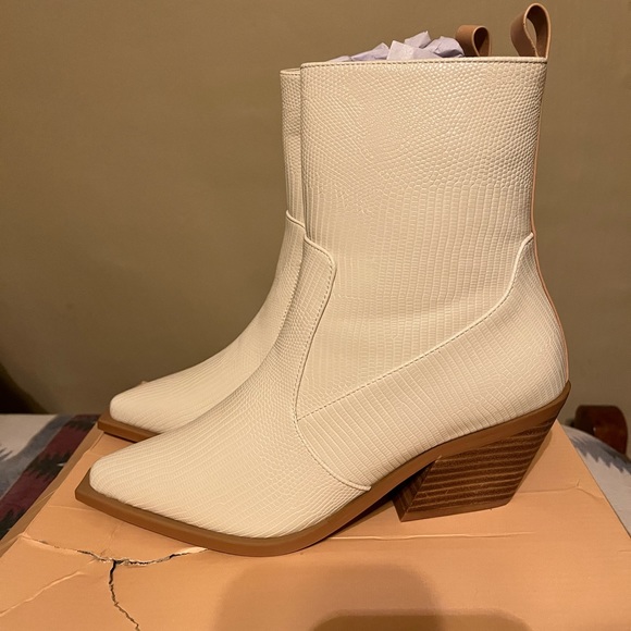 Billini boots-new!! - Picture 6 of 8